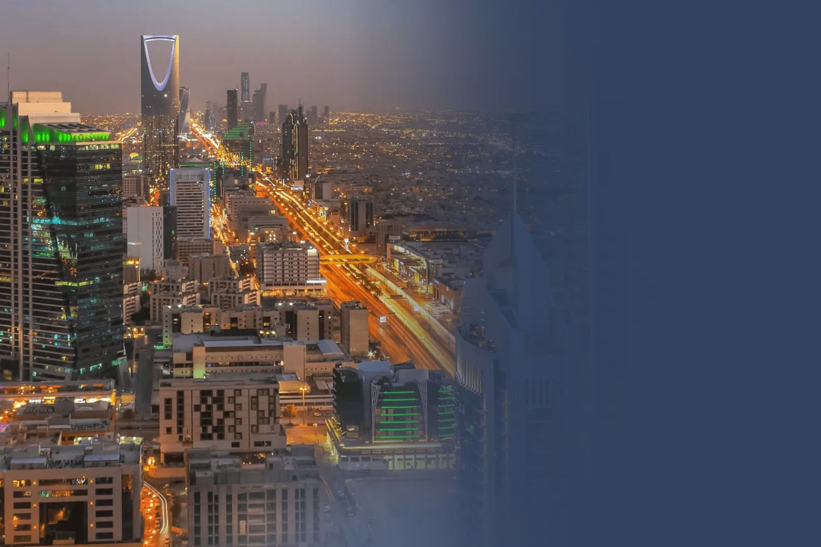 طرق الرياض وأبراجها ليلاً